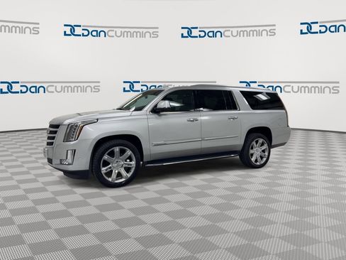 Used 2017 Cadillac Escalade ESV Luxury image 4
