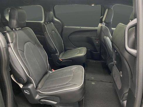 New 2026 Chrysler Pacifica Limited w/ S Appearance Package AWD/4WD image 34