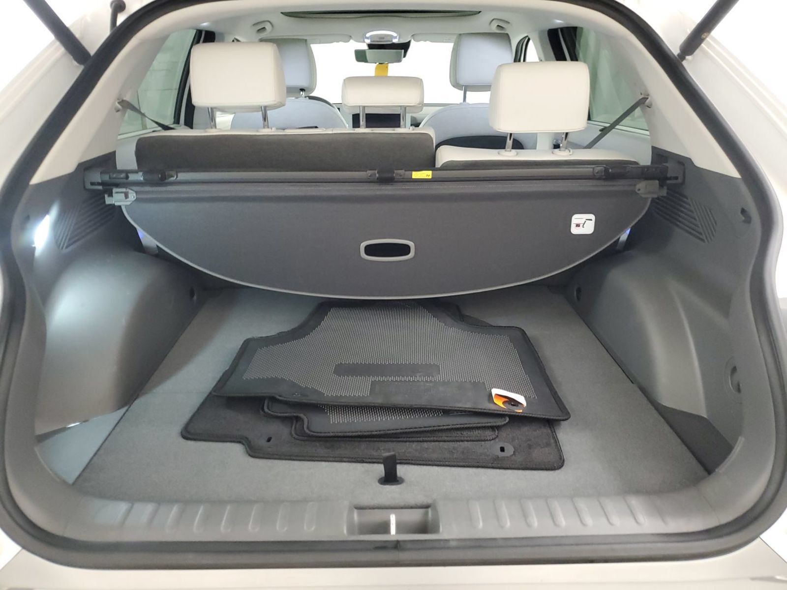 Used 2024 Hyundai Ioniq 5 Limited AWD/4WD image 9