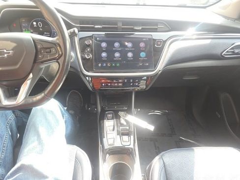 Used 2022 Chevrolet Bolt EUV Premier w/ Sun & Sound Package image 22