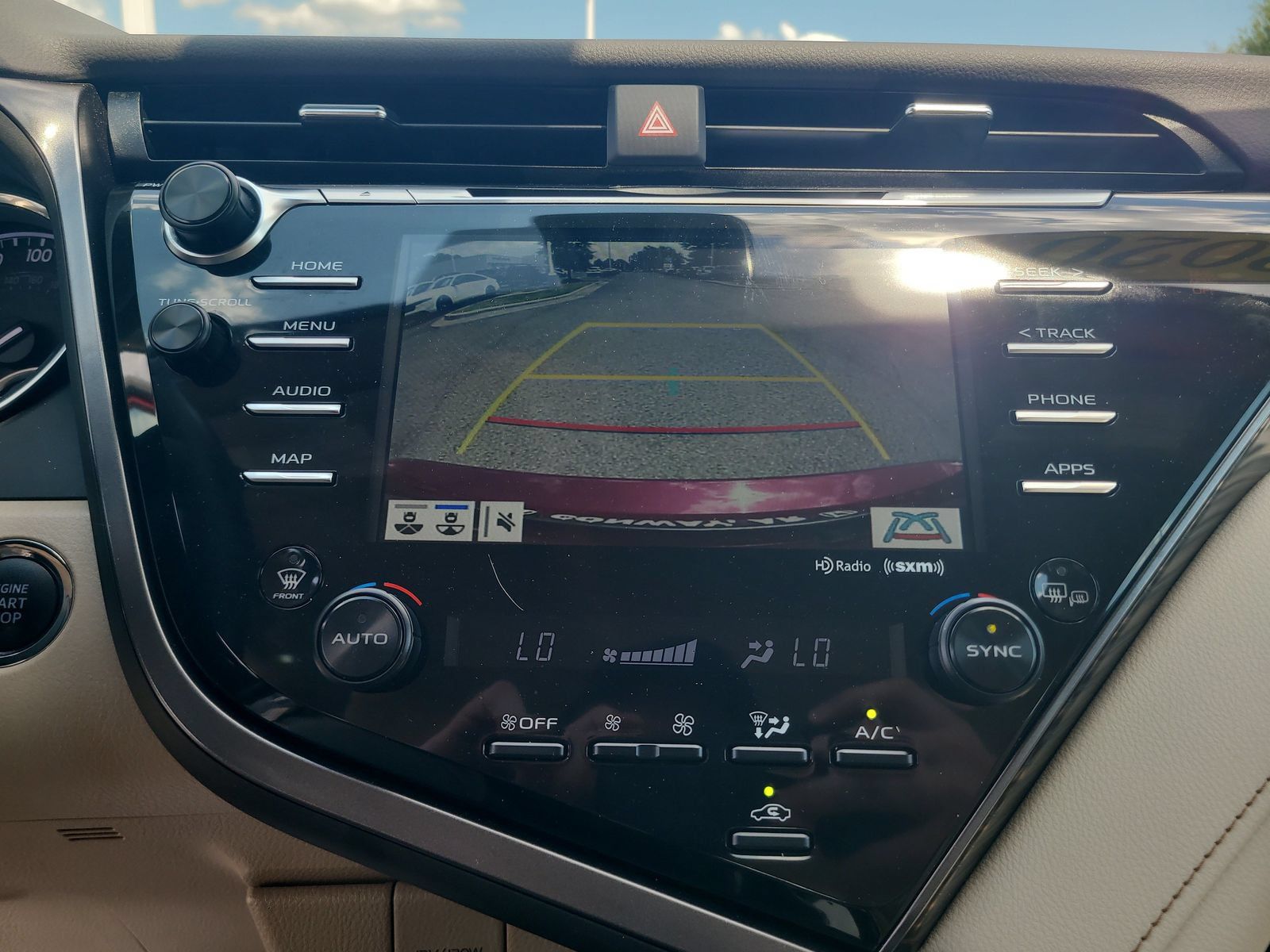 Used 2020 Toyota Camry XLE FWD image 21