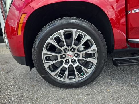 New 2026 GMC Yukon Denali w/ Denali Reserve Package AWD/4WD image 32