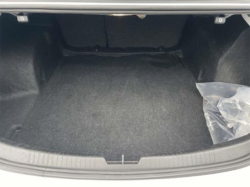 Used 2024 Chevrolet Malibu LT image 11