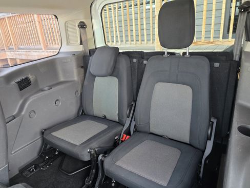 Used 2020 Ford Transit Connect XL image 24