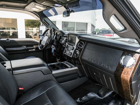 Used 2014 Ford F250 Platinum w/ FX4 Off-Road Package AWD/4WD image 11