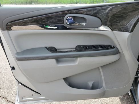 Used 2013 Buick Enclave Convenience FWD image 19
