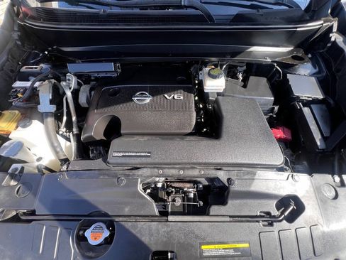 Used 2014 Nissan Pathfinder SL w/ SL Premium Package FWD image 19
