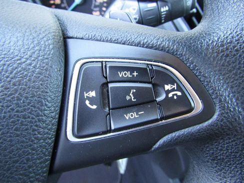 Used 2017 Ford Escape SE AWD/4WD image 8