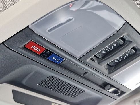 Certified 2025 Subaru Crosstrek 2.0i Premium image 28