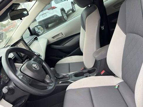 Used 2025 Toyota Corolla LE image 12