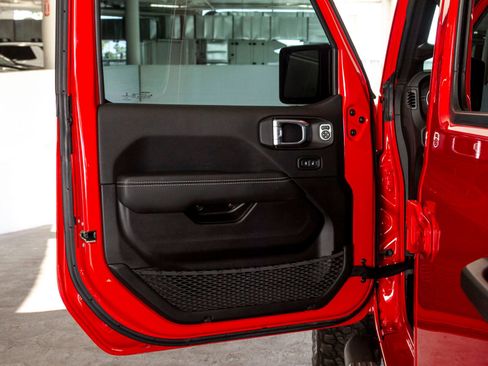 Used 2023 Jeep Wrangler Unlimited Rubicon 4xe image 14