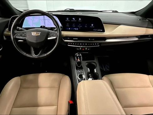 Used 2024 Cadillac XT4 Luxury AWD/4WD image 18