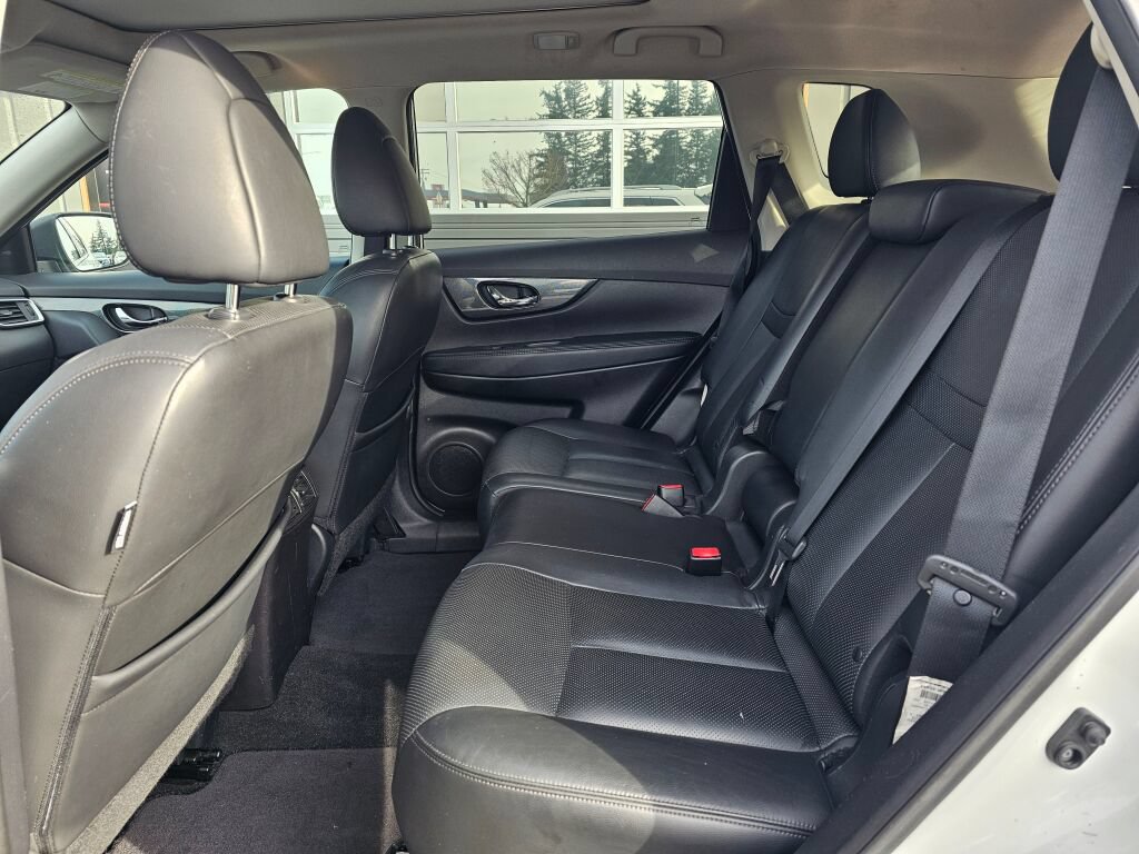 Used 2015 Nissan Rogue SL AWD/4WD image 19