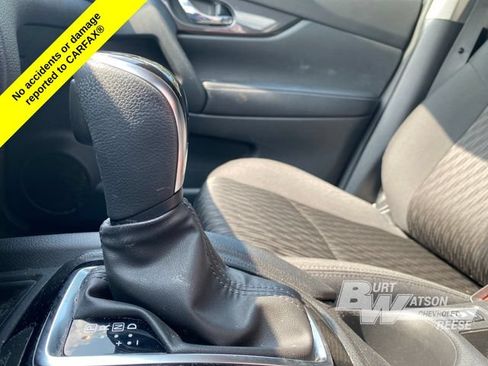 Used 2020 Nissan Rogue S FWD image 27