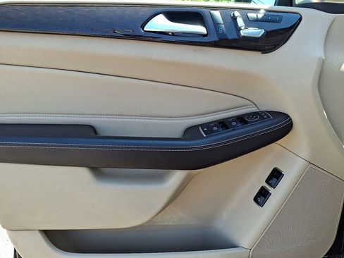 Used 2019 Mercedes-Benz GLS 450 4MATIC image 13