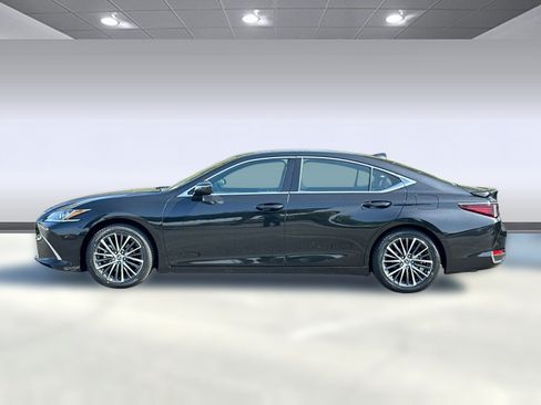 Used 2025 Lexus ES 300h w/ Premium Package FWD image 2