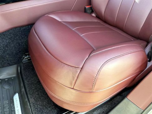 New 2026 Land Rover Range Rover SE image 16