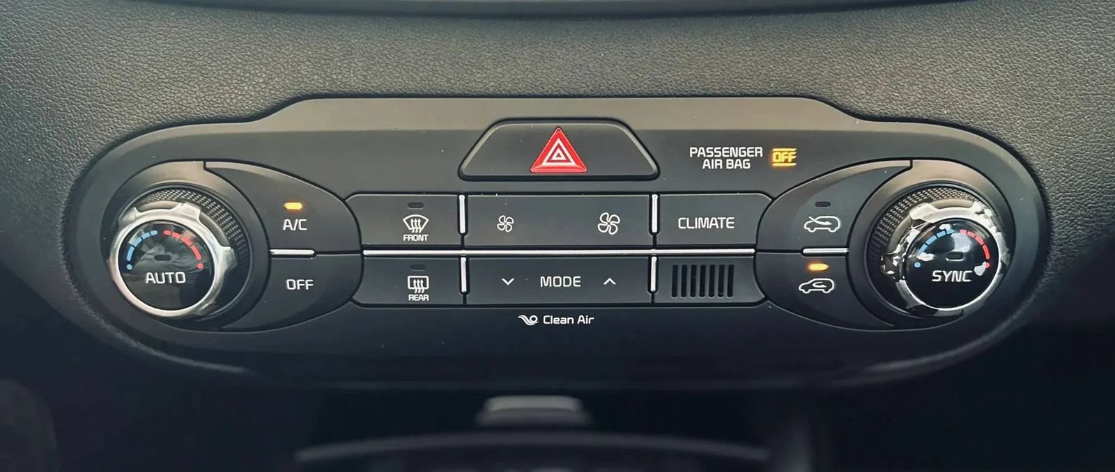 Used 2018 Kia Sorento FWD image 15