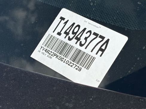 Used 2016 Volvo XC90 T6 Momentum w/ Momentum Plus Package AWD/4WD image 11