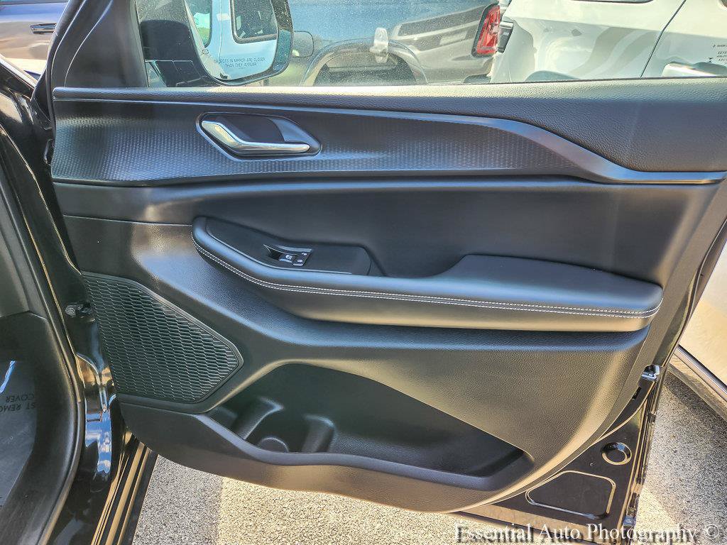 Certified 2025 Jeep Grand Cherokee L Altitude AWD/4WD image 23