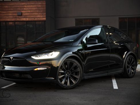 Used 2022 Tesla Model X image 3