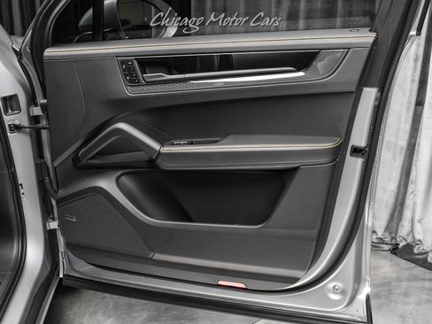 Used 2025 Porsche Cayenne GTS image 36