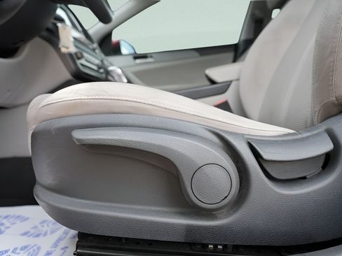 Used 2018 Hyundai Sonata SE FWD image 17
