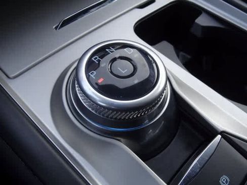 Used 2022 Ford Explorer XLT image 31