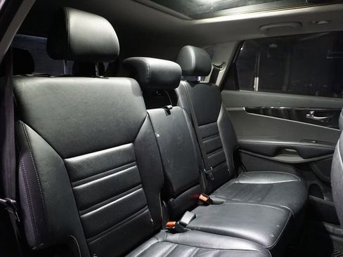 Used 2019 Kia Sorento EX AWD/4WD image 18