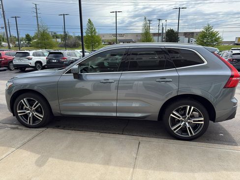 Used 2021 Volvo XC60 T5 Momentum w/ Premium Package AWD/4WD image 6