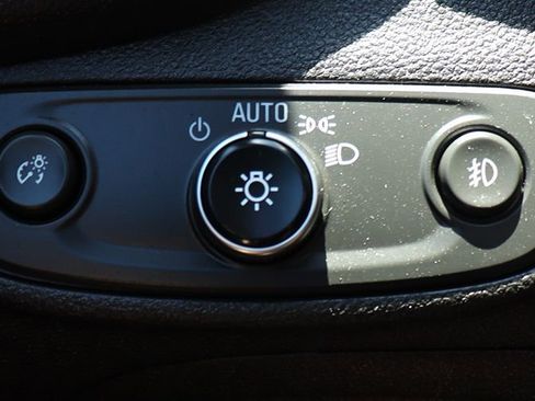 Used 2020 Chevrolet Trax Premier w/ LPO, Protection Package FWD image 41