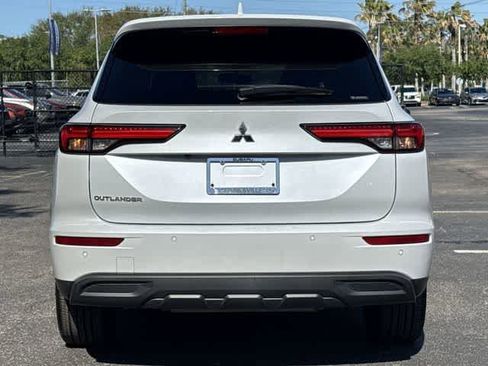 Used 2022 Mitsubishi Outlander ES AWD/4WD image 5
