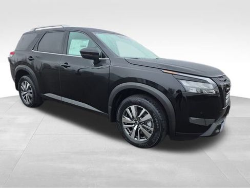 New 2025 Nissan Pathfinder SL w/ Black Appearance Package image 1