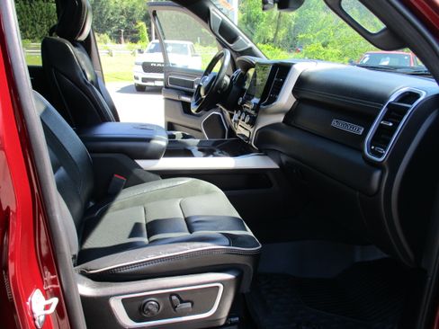 Used 2019 RAM 1500 Laramie w/ Sport Appearance Package AWD/4WD image 14