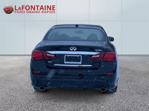 Used 2015 INFINITI Q70 L 3.7 w/ Deluxe Touring Package image 6