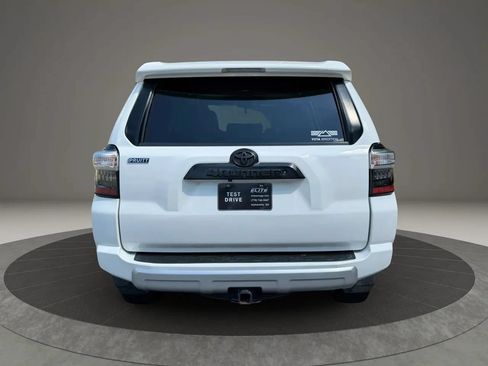 Used 2018 Toyota 4Runner TRD Off-Road AWD/4WD image 5