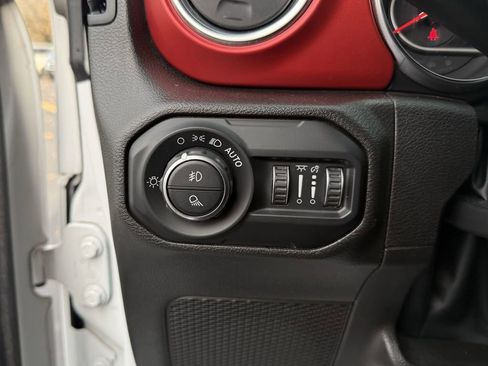 Used 2022 Jeep Gladiator Rubicon w/ Cold Weather Group image 16