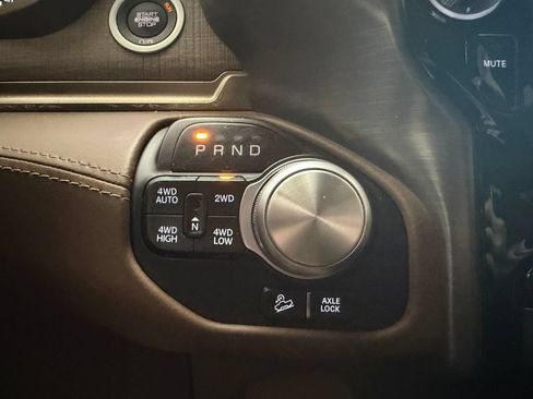 Used 2019 RAM 1500 Limited AWD/4WD image 16