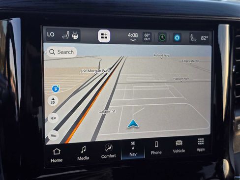 Used 2024 RAM 1500 Laramie image 32