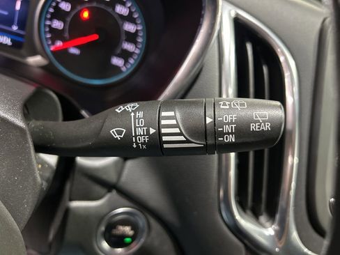 Used 2022 Chevrolet Equinox LT AWD/4WD image 25