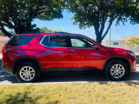 Used 2023 Chevrolet Traverse LT image 6