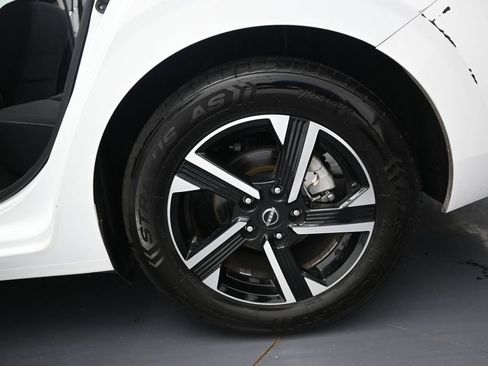 Used 2024 Nissan Sentra SV FWD image 38