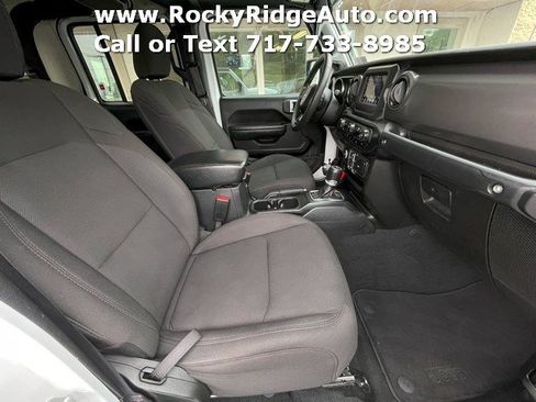 Used 2023 Jeep Gladiator Sport image 15