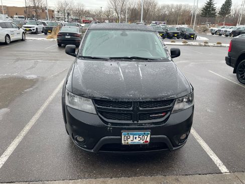Used 2019 Dodge Journey SE w/ Blacktop Package image 3