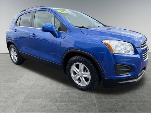Used 2015 Chevrolet Trax LT w/ LT Sun and Sound Package image 8