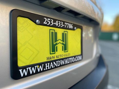 Used 2020 Nissan Kicks SV image 18