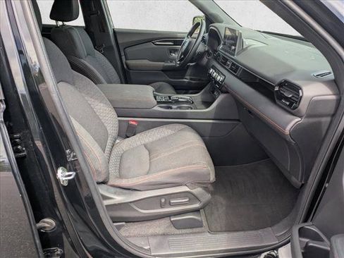 Certified 2023 Honda Pilot Sport image 18