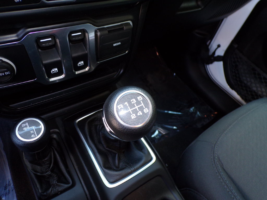 Used 2021 Jeep Wrangler Sport AWD/4WD image 17