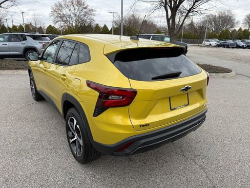 Used 2024 Chevrolet Trax RS w/ Driver Confidence Package image 3