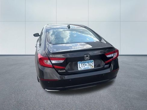 Used 2018 Honda Accord Touring image 7